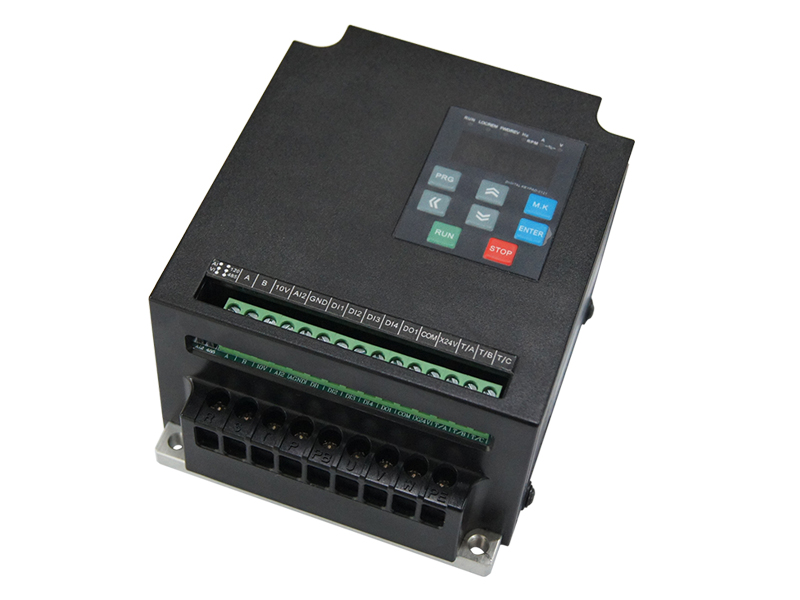 DFL500D通用變頻器，小體變頻器，變頻調(diào)速器，變頻器生產(chǎn)廠(chǎng)家